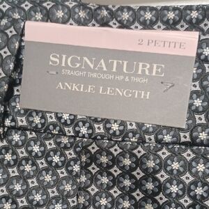 NWT Ann Taylor Signature Ankle Pants Size 2 Petite